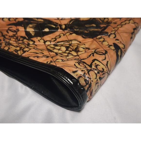 US Based Authentic Chanel CC Printed & Leather Quilted Clutch Bag w Medallion - Picture 11 of 15